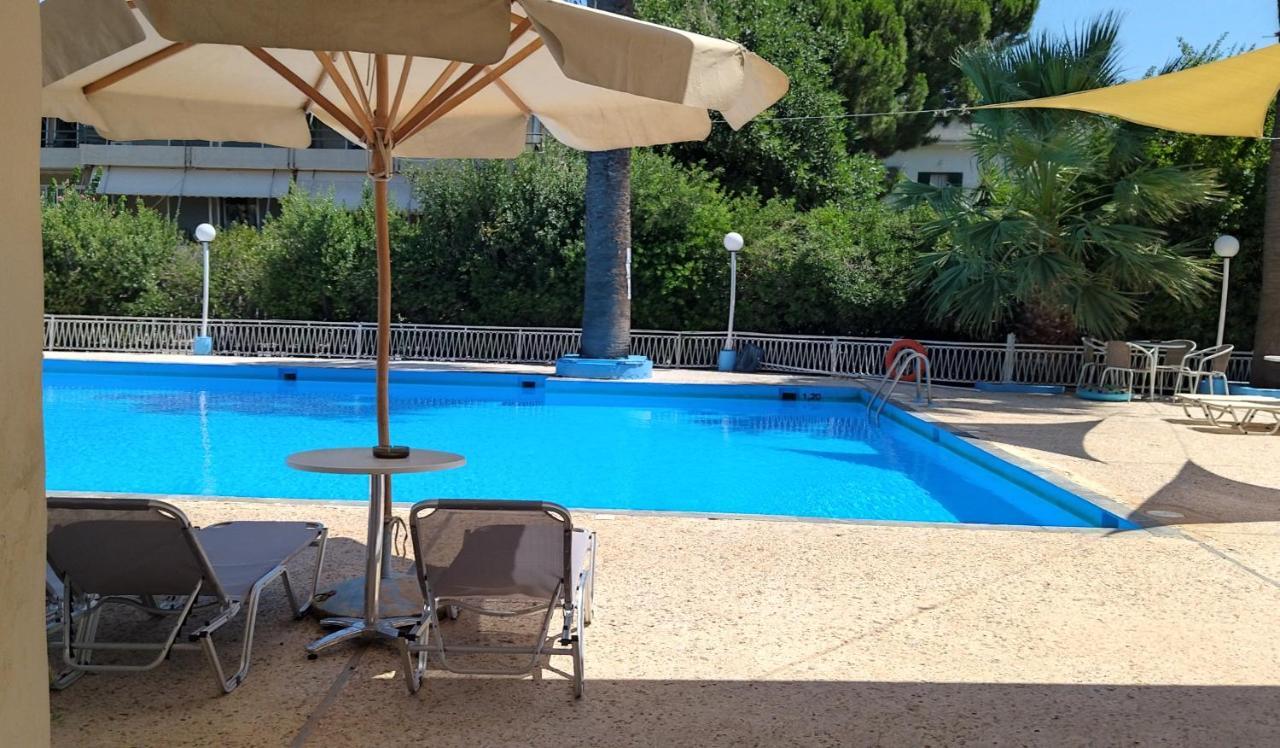 Nireus Hotel Néa Mákri エクステリア 写真