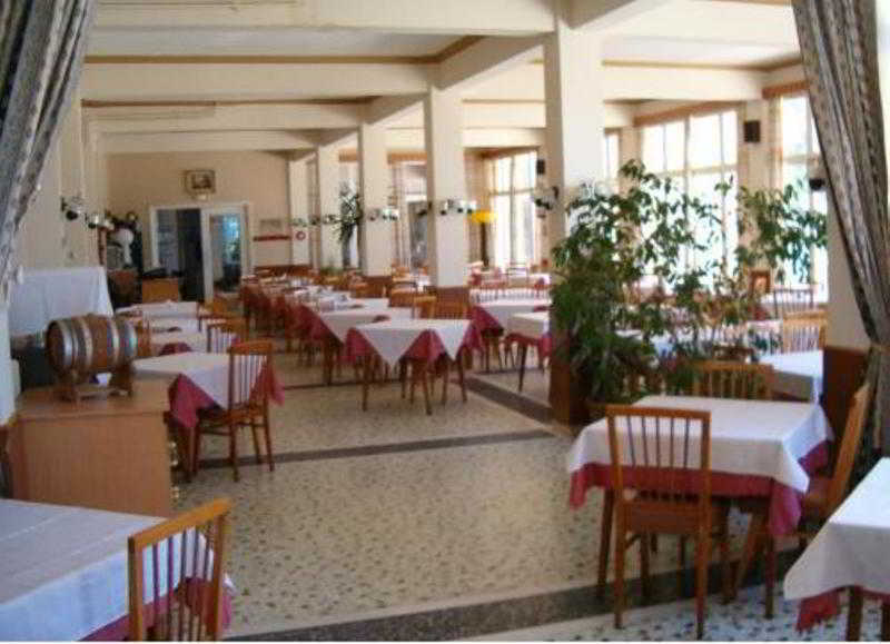 Nireus Hotel Néa Mákri エクステリア 写真
