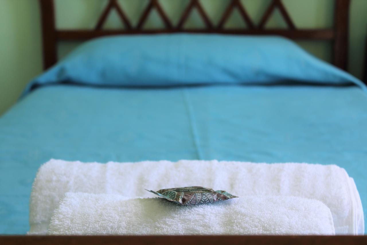 Nireus Hotel Néa Mákri エクステリア 写真