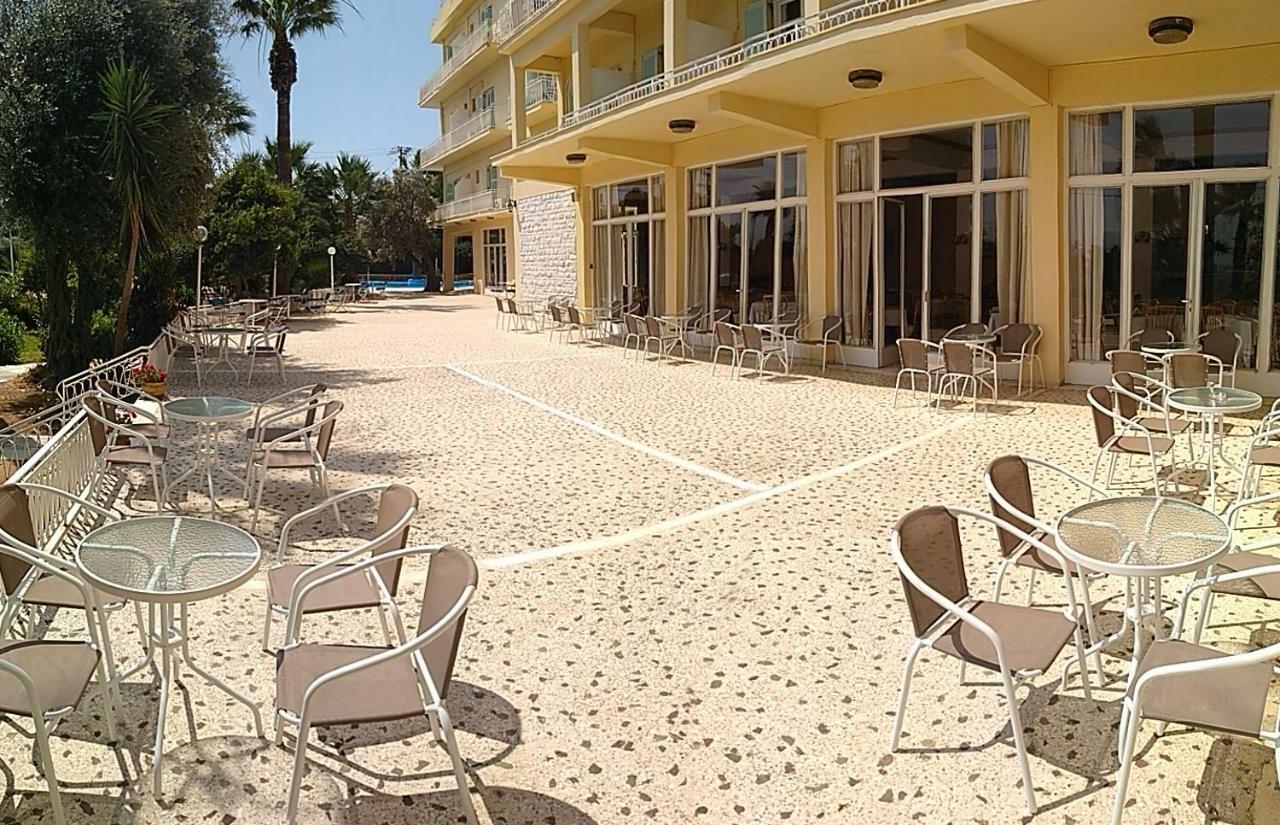 Nireus Hotel Néa Mákri エクステリア 写真