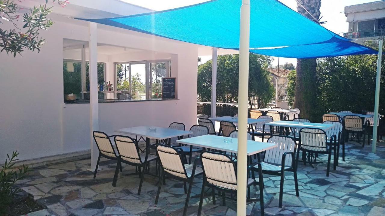 Nireus Hotel Néa Mákri エクステリア 写真